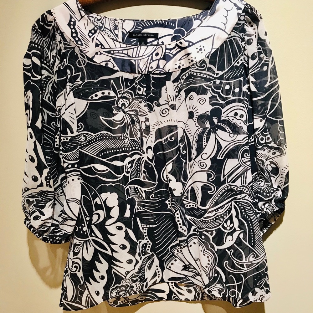 🎁 3/$10 NWOT BANANA REPUBLIC SHEER TOP